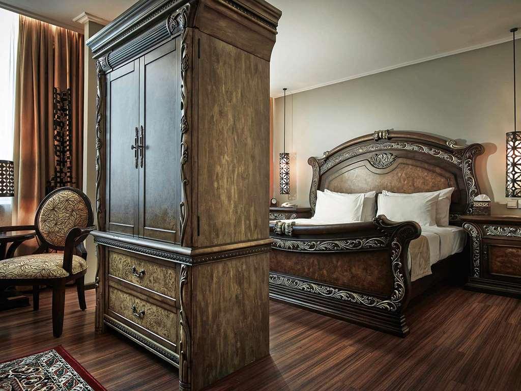 The Royal Surakarta Heritage - Handwritten Collection Cameră foto